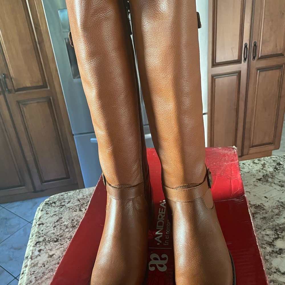 New tan womens Andrea below the knees boots size #7